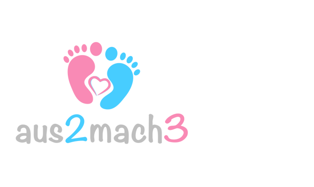 Logo aus2mach3.de Fußabdrücke in rosa und blau mit Herz dazwischen